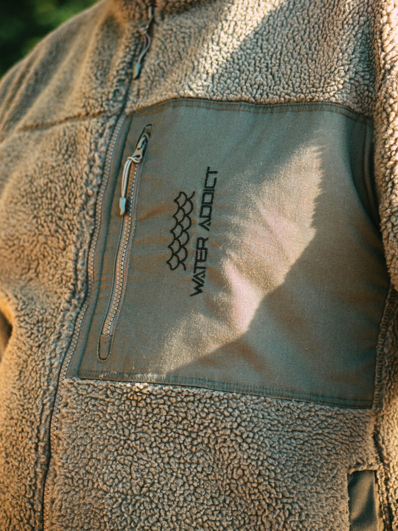 Veste Sherpa Polaire Kaki Water Addict chaude avec poches